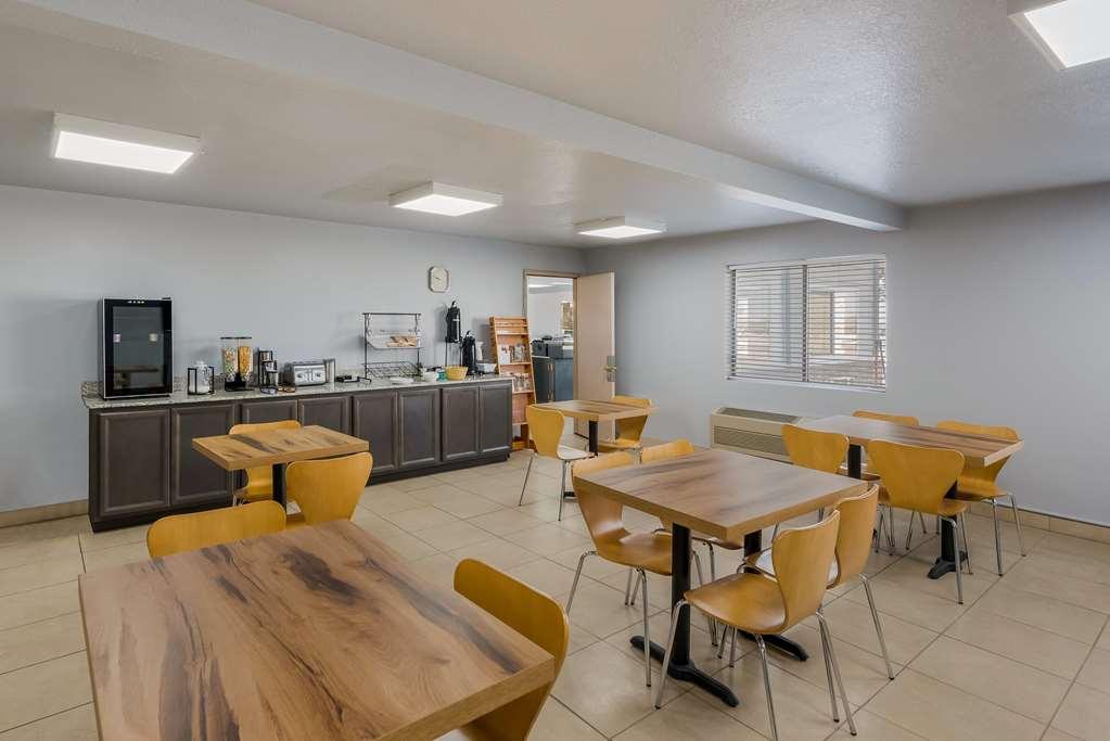 Surestay Hotel By Best Western Wells Restoran gambar